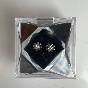 Flower earrings silver toned small dainty brand new